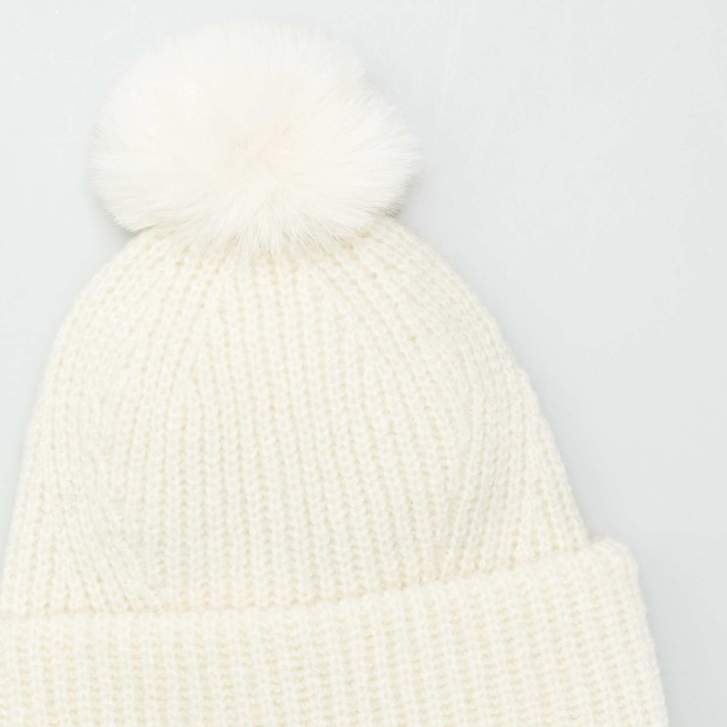 Ribbed knit bobble hat beige